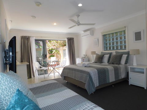 Beachport Bed & Breakfast - Hobart Tourism 3