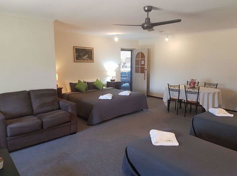 Beachport Motor Inn - Hobart Tourism 0