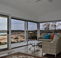 Beachside - Hobart Tourism