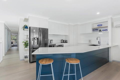 Beachside Bliss - Hobart Tourism 1