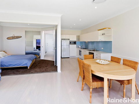 Beachside Bungalow #4 - 4/139 Avoca Drive, Avoca Beach - Hobart Tourism 3