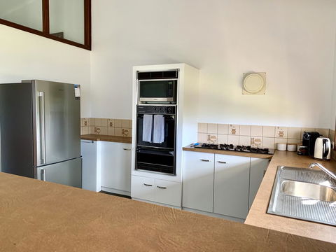 Beachside House - Hobart Tourism 2
