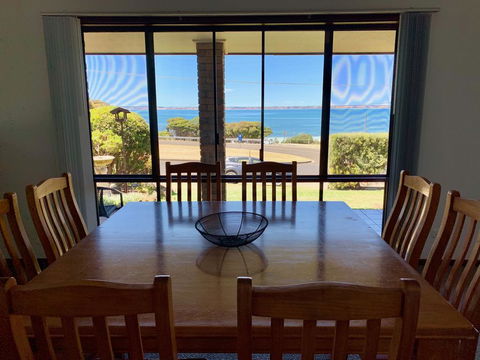 Beachside House - Hobart Tourism 0