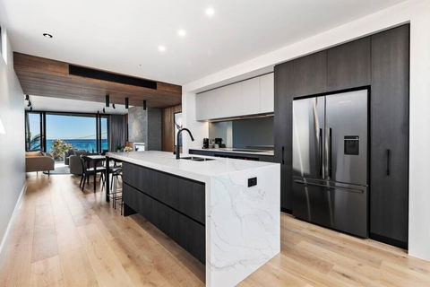 Beachside Lane - On The Beach, Water Views - Hobart Tourism 0