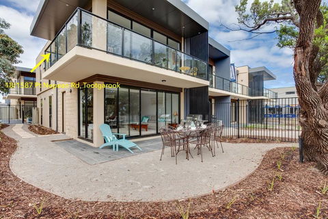 Beautiful Beachfront Apartment At Capel Sound - Tourism TAS 2