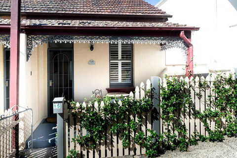 Beautiful Modern Historic Home Near Sydney Harbour - Hobart Tourism 0