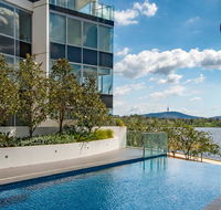 Beautiful Modern Lake View Apartment - Hobart Tourism