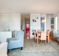 Beautiful Renovated Home With Water Views and Yard - Tourism TAS