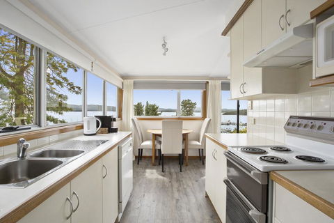 Beauty Point - Hosted By: L'Abode Accommodation - Hobart Tourism 3