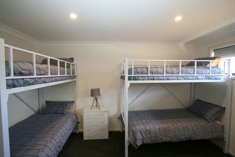 Bedrock - 11 Twynam Street, Jindabyne - Hobart Tourism 2