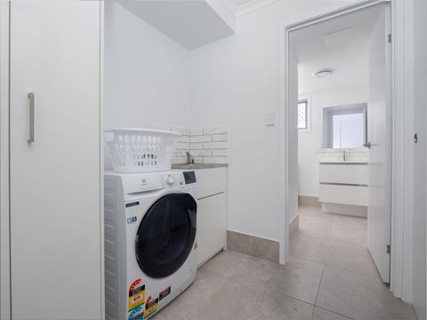 Beerburrum St, 2/22 Dicky Beach - Hobart Tourism 3