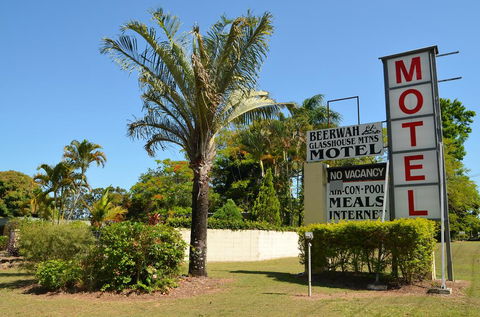 Beerwah Glasshouse Motel - Hobart Tourism 0