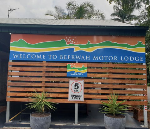 Beerwah Motor Lodge - Tourism TAS 0