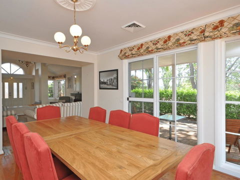 Beggars Bridge Vineyard Homestead W/ Pool + Wifi + Tennis + Vineyard - Hobart Tourism 1