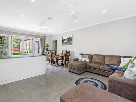 BEL MIREN - DUSTY MILLER - Hobart Tourism 2