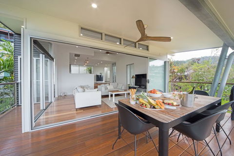Bellevue Holiday Home - Airlie Beach - Hobart Tourism 2