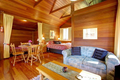 Bellingen Koompartoo Retreat - Hobart Tourism 0