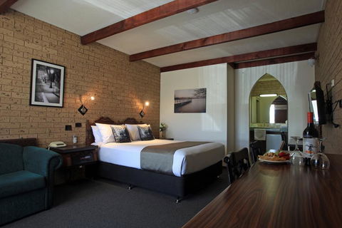 Belltower Motor Inn - Hobart Tourism 0