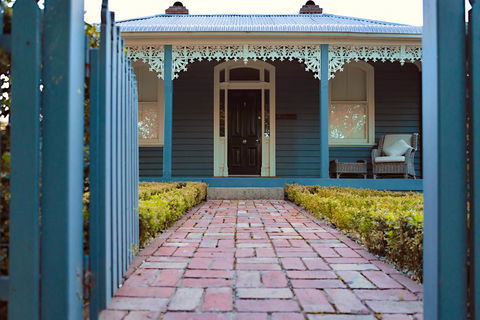 Belmont At Beechworth 2 Bedrooms, 2 Bathrooms, 2 Couples - Tourism TAS 1