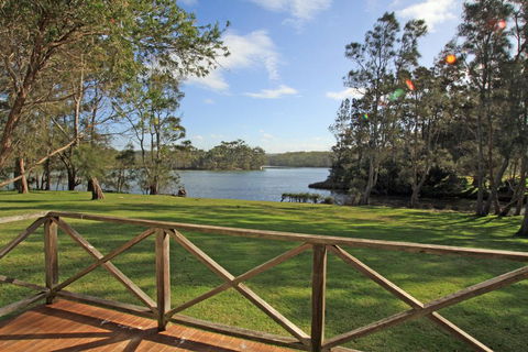 Berrara Lagoon Front Chalet - Tourism TAS 0