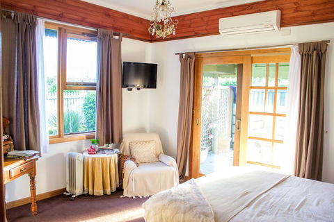 Billabong Cottage - Hobart Tourism 0