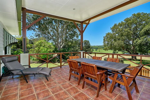 Birds 'n' Bloom Cottages - Hobart Tourism 1