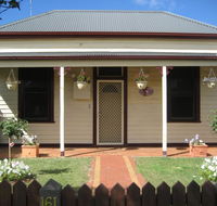 Bloomsbury Cottage - Hobart Tourism
