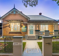 Blue Door Apartments Spacious CBD Apartment - Hobart Tourism