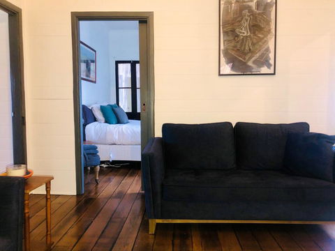 Blue Duck Cottage, Village Comfort, Fireplace - Hobart Tourism 2