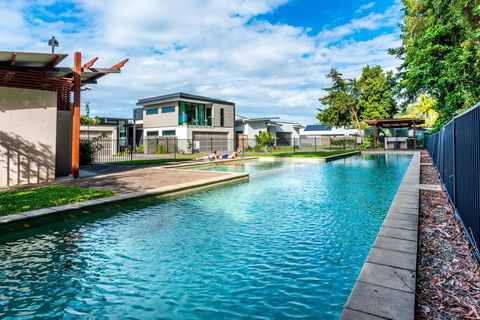 Blue Lagoon Villa B - Hobart Tourism 2