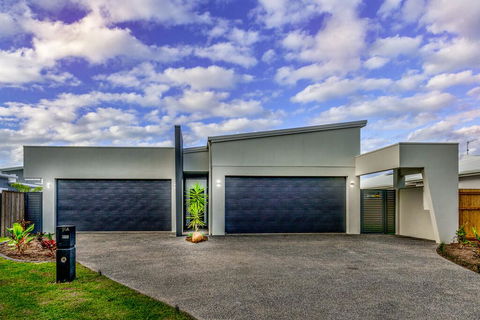 Blue Lagoon Villa B - Hobart Tourism 1