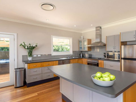 Bluewater - Riverfront Location With Water Views - Hobart Tourism 1