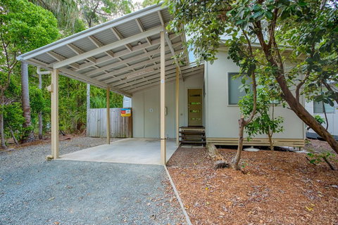 Bluewater 1 - Rainbow Shores, Amazing Location, Easy Walk To Beach, Pool, Aircon, Outdoor Spa - Hobart Tourism 2