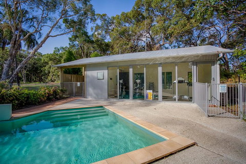 Bluewater 1 - Rainbow Shores, Amazing Location, Easy Walk To Beach, Pool, Aircon, Outdoor Spa - Hobart Tourism 3