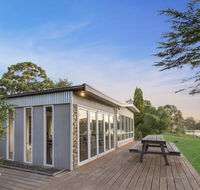 Bluff View River House - Stunning Riverfront - Hobart Tourism