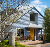 Boatshed Villa Yellow Door - Tourism TAS