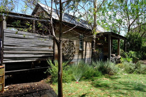 The Laurels Of Chinchilla - Hobart Tourism 3