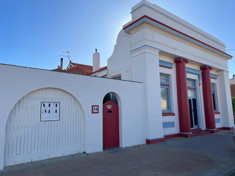 The Merredin Treasury Cottage - Tourism TAS 3