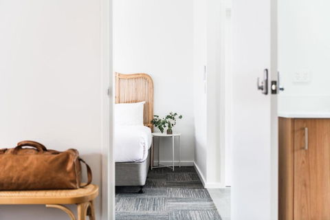 The Ned Ryan Motel - Hobart Tourism 1