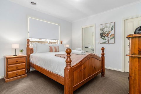 The Noble Prize Netflix & WiFi - Hobart Tourism 1