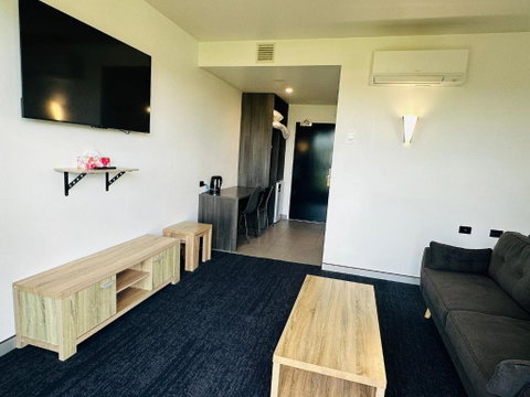 Thornton Executive Hotel - Tourism TAS 3