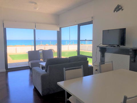 The Somerton Beach Retreat - Hobart Tourism 0