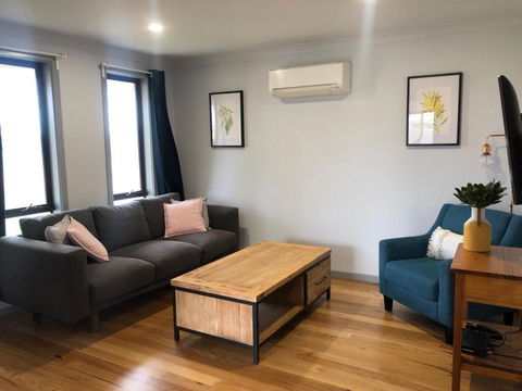 The Weekender - Hobart Tourism 1