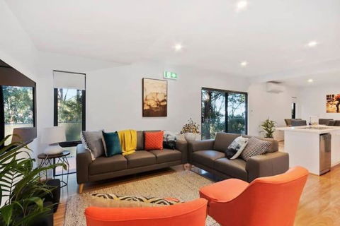 TheTree House Hobart Sleeps 8-2 Bath - Hobart Tourism 0