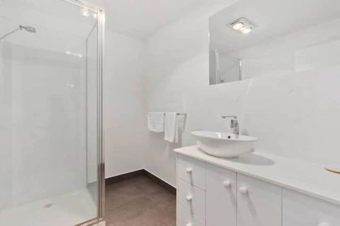 TheTree House Hobart Sleeps 8-2 Bath - Hobart Tourism 2