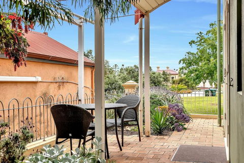 Time And Tide Hideaway - A Spacious Beachside Escape - Tourism TAS 2