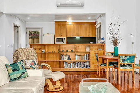 Time And Tide Hideaway - A Spacious Beachside Escape - Tourism TAS 3