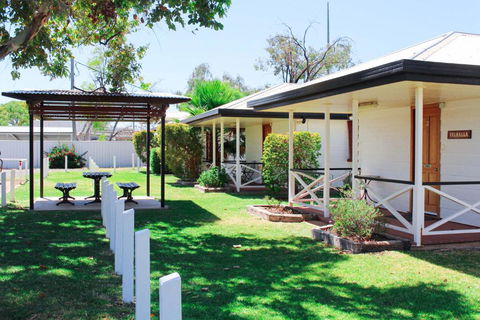 Warrego Hotel Motel Cunnamulla - Hobart Tourism 0