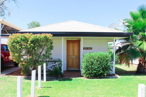 Warrego Hotel Motel Cunnamulla - Hobart Tourism 2