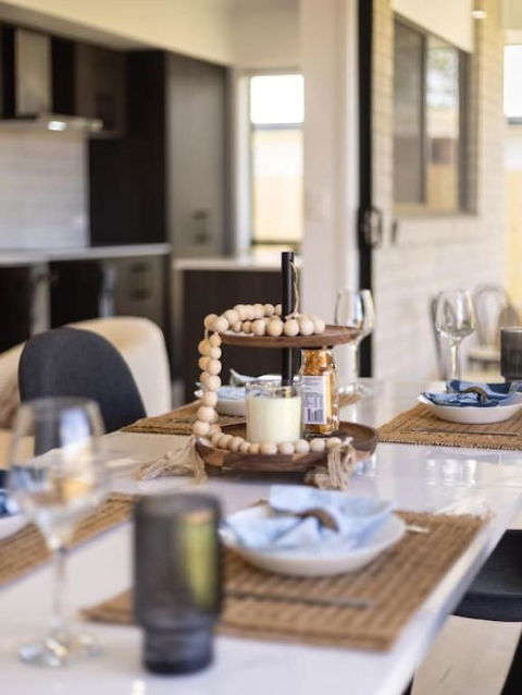 Well-decorated 5BR Family Home - Hobart Tourism 3